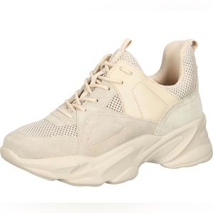 Steve Madden Movement Woman Low-tops Sneakers Sand